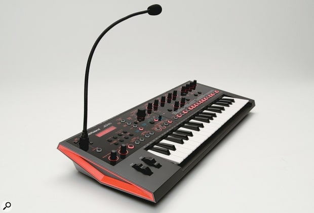 The Roland JD-XI synthesizer is a mini-synthesizer offering analog monosynth, dual digital synths, 808 style drum sequencing besides a digital effects section.